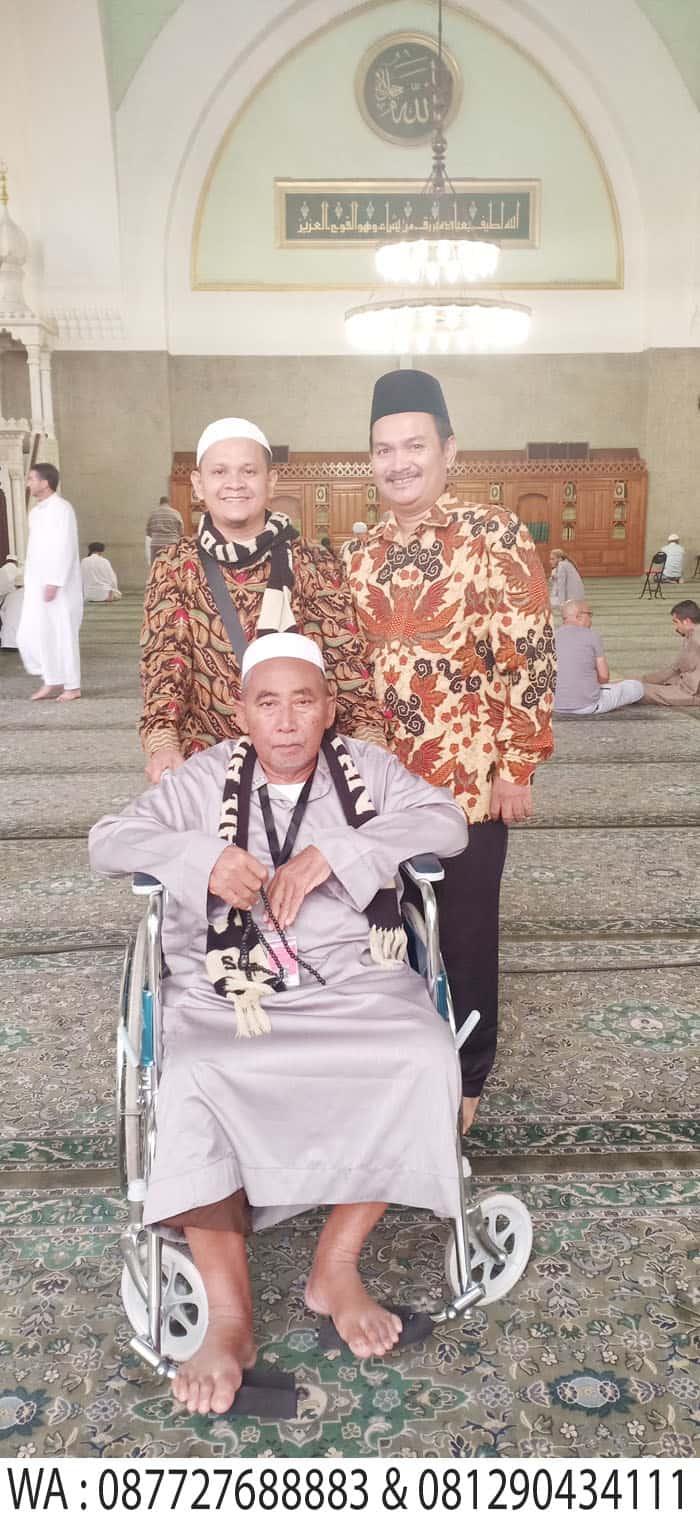 akhmad fauzi dan ustadz ihsan di masjid quba madinah, city tour madinah safar